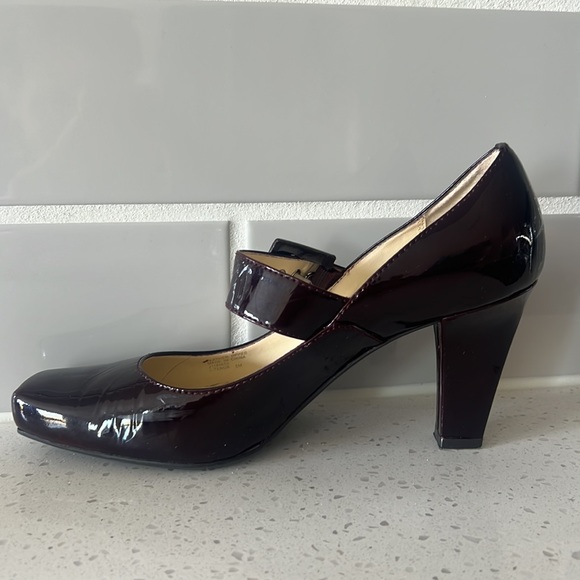Franco Sarto Patent Leather Mary Jane Heels, Size 8M, 3" Heels - Picture 6 of 11